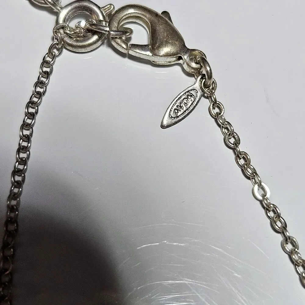 Vintage Avon Snowflakes Lavalier Necklace 18-21.5